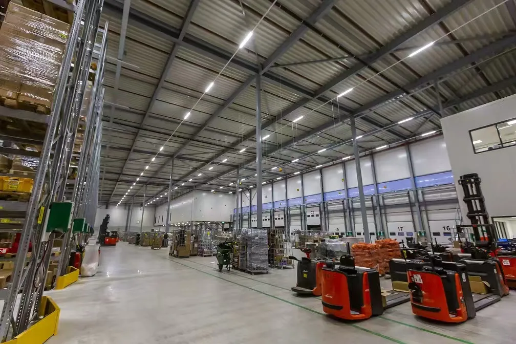 S‑Line LED Retrofit – Industrial & Logistics – Brno