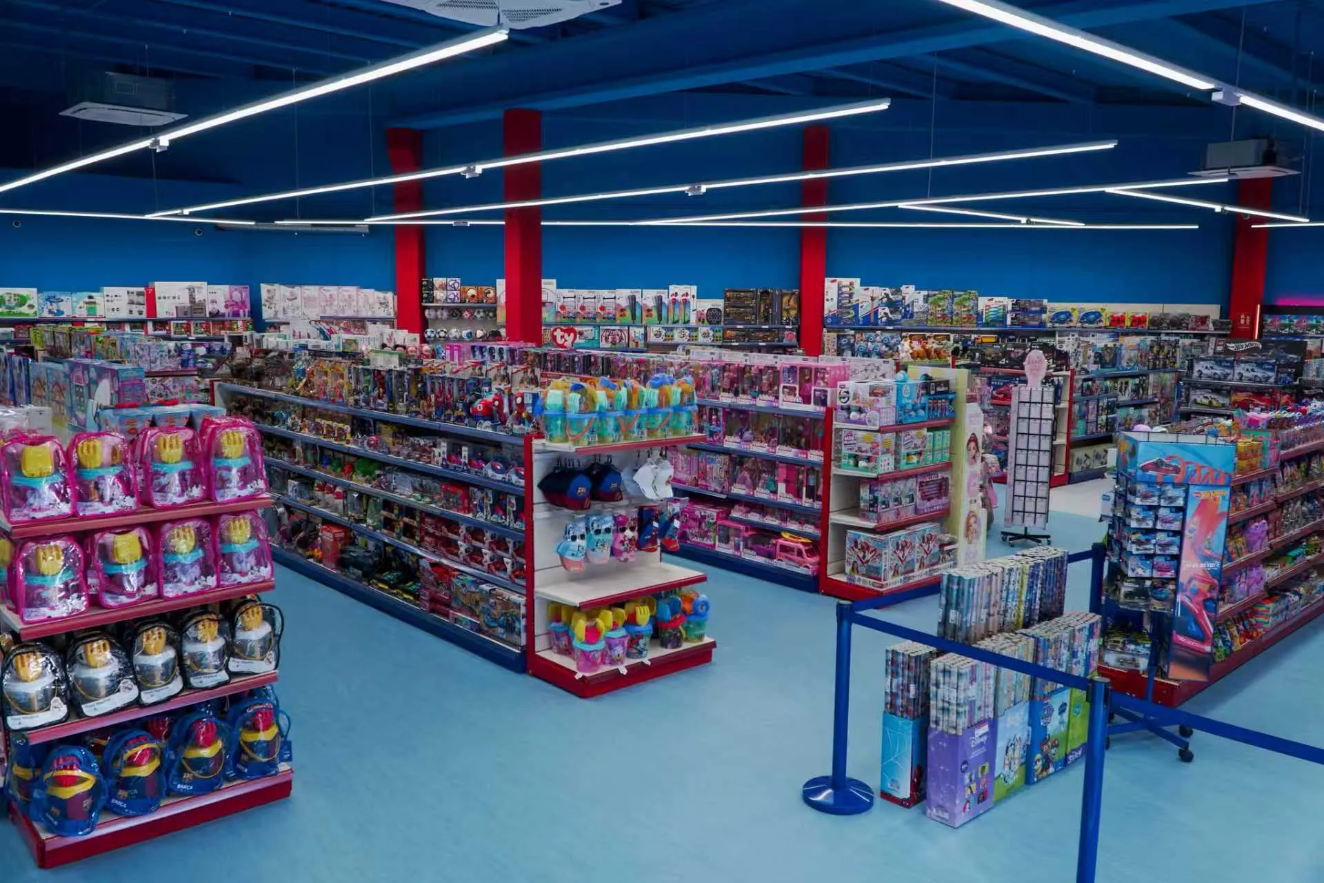 High‑Efficiency Toy Store LED Track Lighting – Madrid, Spain